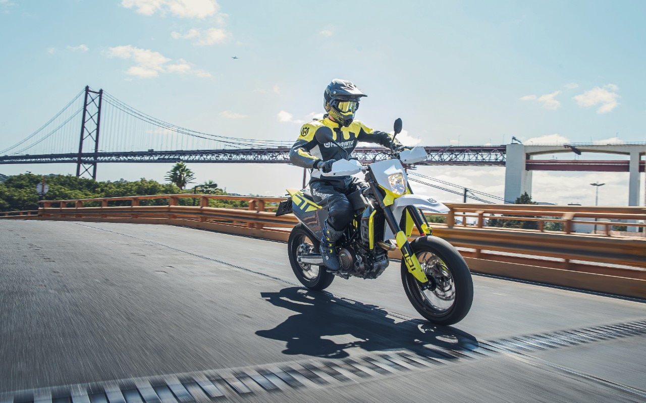 Husqvarna 701 Enduro e 701 Supermoto 2023